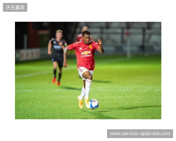 陕西联合官宣：27岁瑞典籍身高1米85中场伊兰杜斯特正式加盟球队